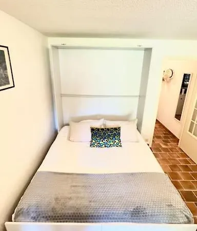 Bastidon, Front De Jardin Parking, Raphael *