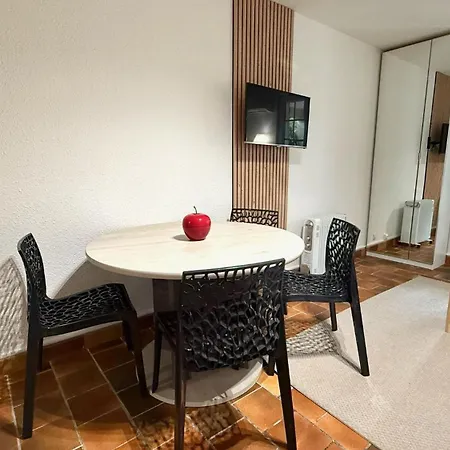 Bastidon, Front De Jardin Parking, Raphael * Saint-Raphaël