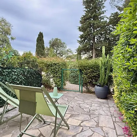 Bastidon, Front De Jardin Parking, Raphael *